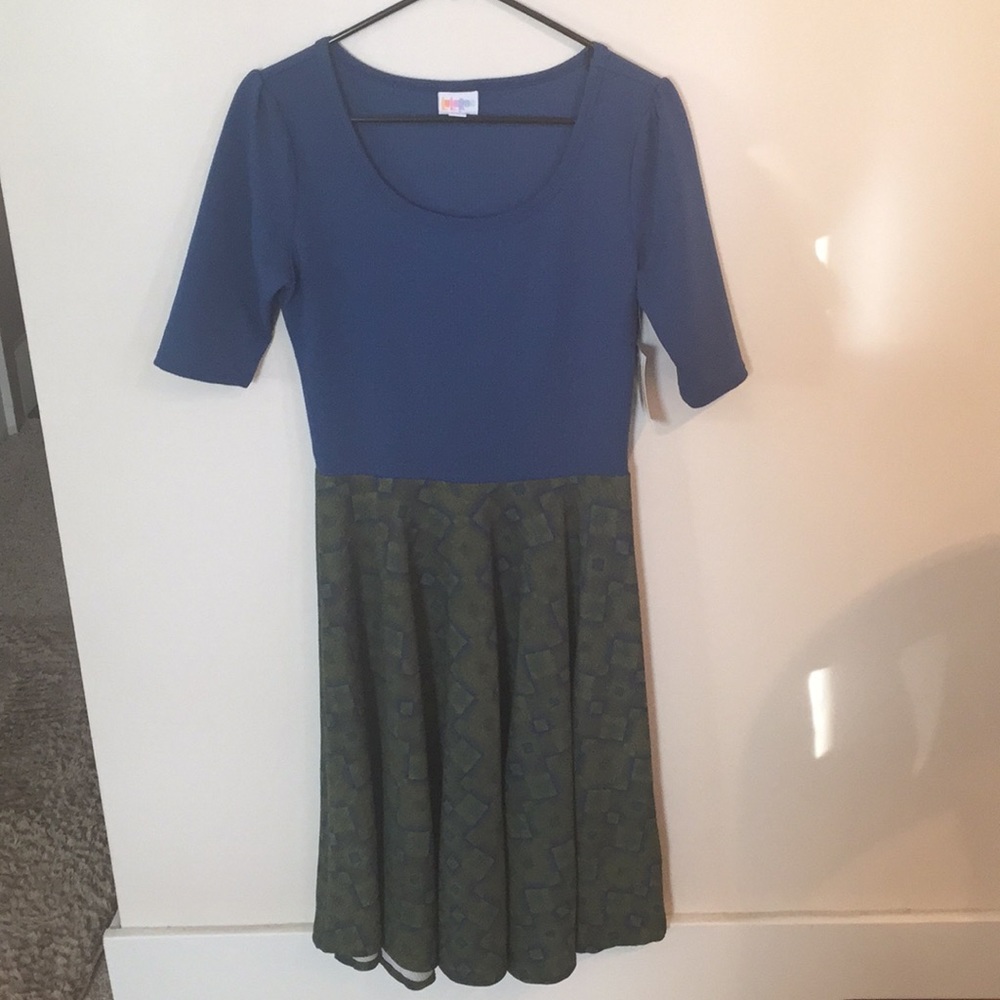 LuLaRoe Nicole dress size M new with tags